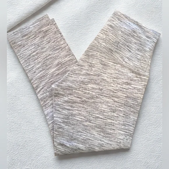 Lululemon | Wunder Under Crop (Hi-Rise) - Picture 3 of 7